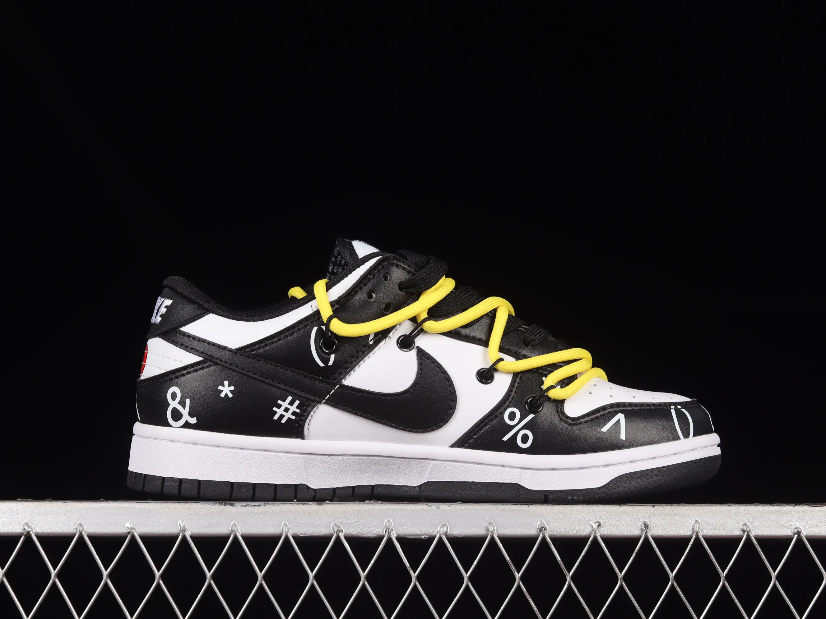 All Categories Nk SB Dunk Series Nk SB Dunk Low Low-top sneakers Nk Dunk Low Black and White Panda Code Customized version of deconstructed strap casual sneakers DD1391-100